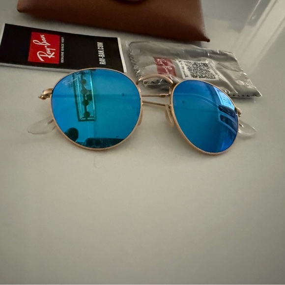 Ray-Ban Gold Frame Sunglasses with Blue Lenses - Picture 11 of 11